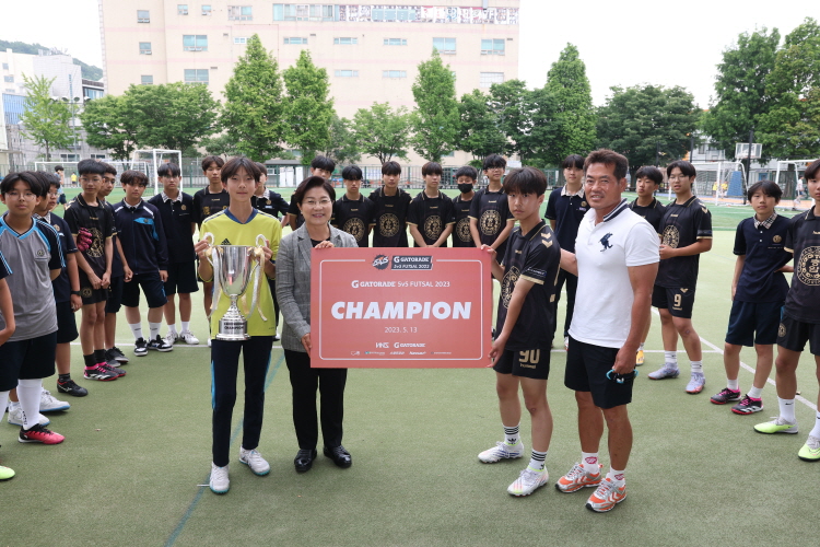 서울충암중학교 축구동아리 학생과의 만남 이미지