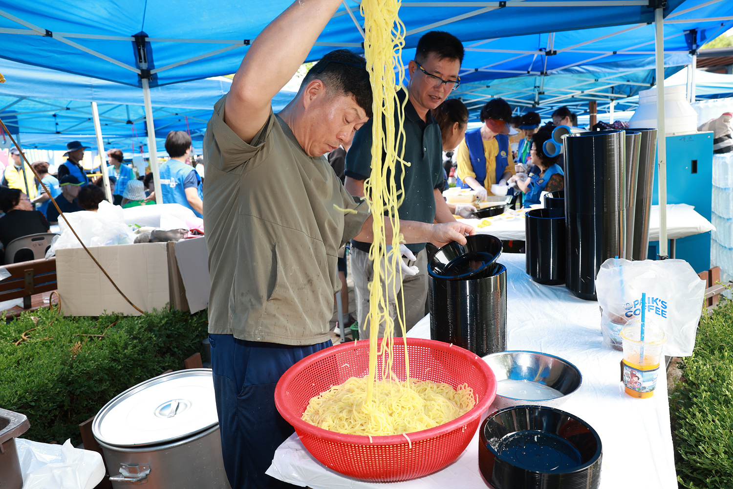 서울색소폰 오케스트라 공연 및 짜장나눔 행사와 재활용 장터 이미지