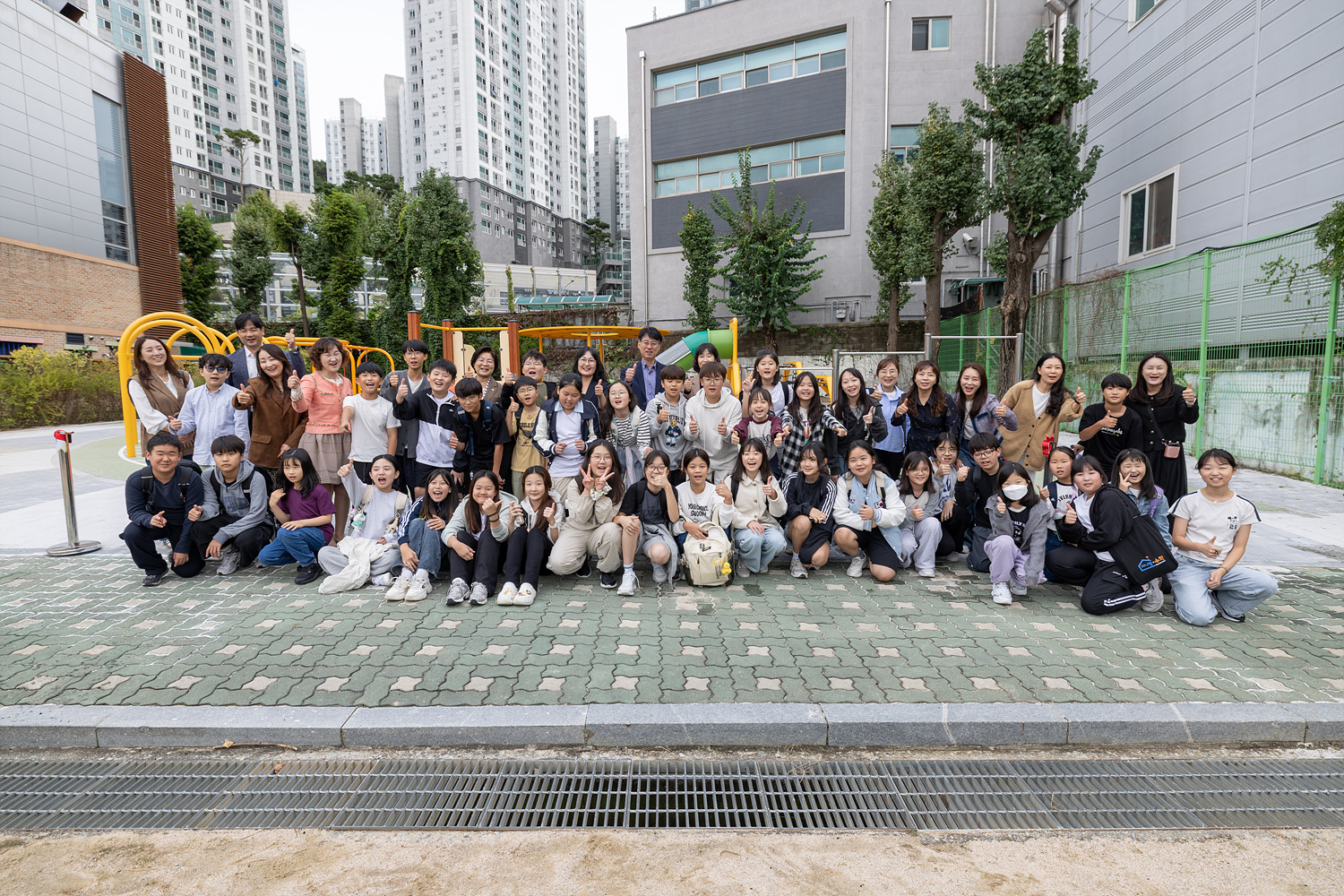 은평초등학교 내가 그린 공감학교 놀이터 개장식 이미지